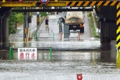 冠水し通行止め_岐阜県_2013年_KDO_2013090400812