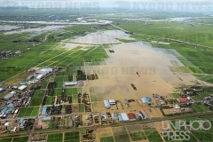 冠水した水田_新潟県_2011年_KDO_2011073000279