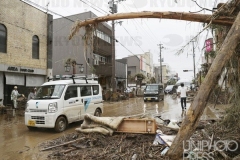 道路に残る流木_熊本県_2020年_KDO_2020070500360