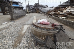地震で飛び出したマンホール_石川県_2024年_KDO_2024040209955